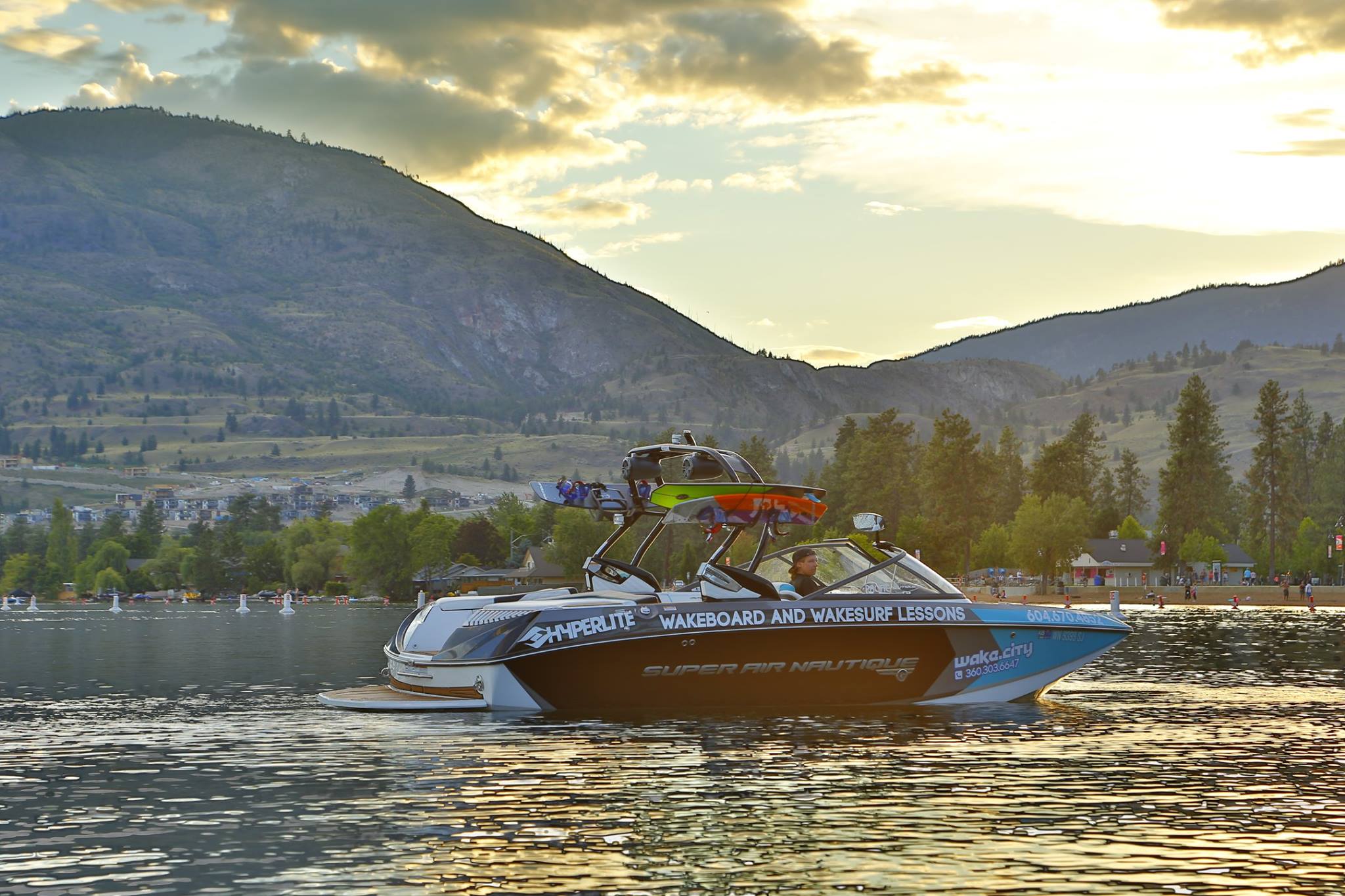 Penticton boat rentals on Skaha Lake and Okanagan Lake - premium Skaha boat rental services