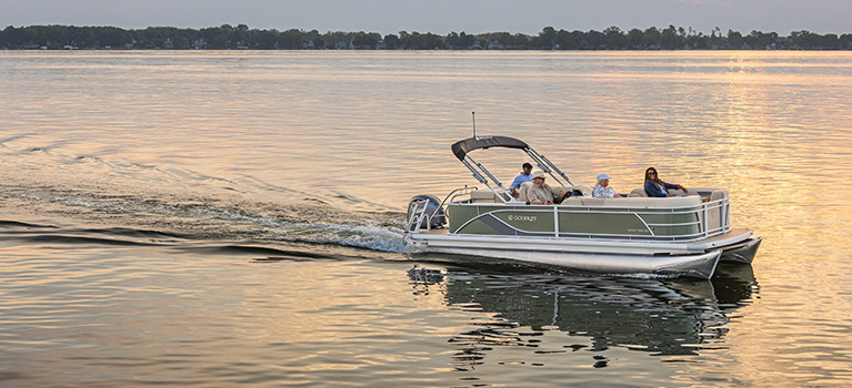 Luxury pontoon boat rentals in Penticton for leisurely cruising on Skaha and Okanagan lakes